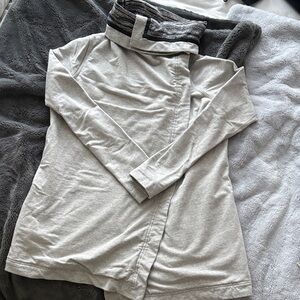 EUC Women’s Lululemon Athletica Savasana Jacket Size 8